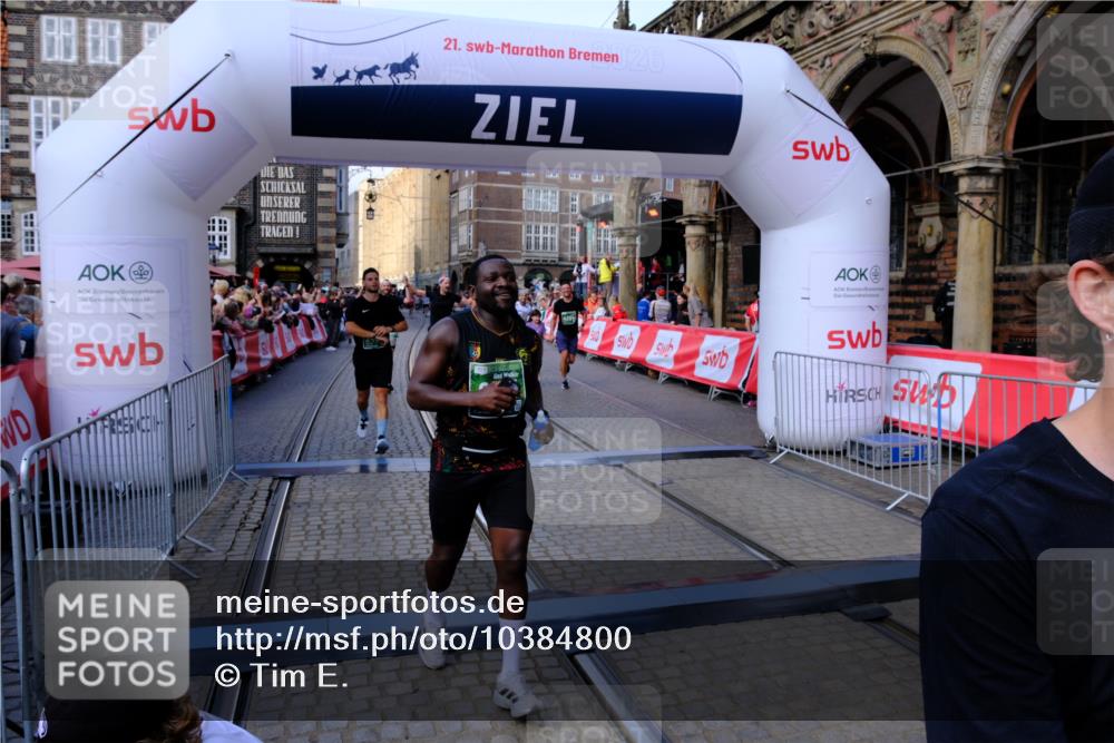 13.09.2026 - 21. swb-Marathon Bremen Tim E. http://msf.ph/oto/10384800 13.09.2026 13:22:38 Ziel 1601, 1645, 1933, 2499, 3021, 3855, 4204, 4211, 6621, 7625, 7917, 8447, 8574, 9668 meine-sportfotos.de