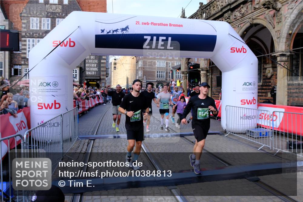 13.09.2026 - 21. swb-Marathon Bremen Tim E. http://msf.ph/oto/10384813 13.09.2026 13:22:39 Ziel 1601, 1933, 2499, 3855, 4204, 4211, 4697, 6621, 7625, 7917, 8447, 8574, 9668 meine-sportfotos.de