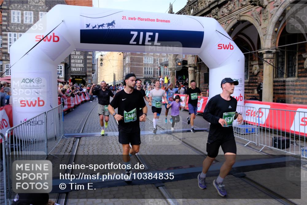 13.09.2026 - 21. swb-Marathon Bremen Tim E. http://msf.ph/oto/10384835 13.09.2026 13:22:40 Ziel 1601, 1933, 2499, 3855, 4204, 4211, 4697, 6621, 7625, 8447, 8574, 9668 meine-sportfotos.de