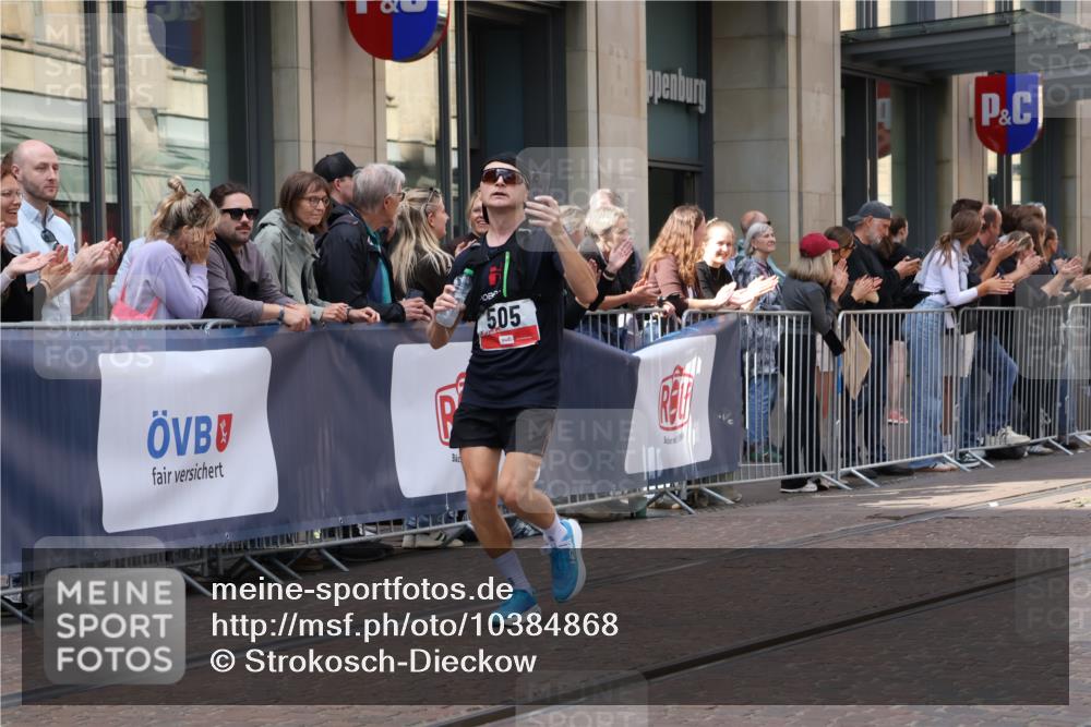 13.09.2026 - 21. swb-Marathon Bremen Strokosch-Dieckow http://msf.ph/oto/10384868 13.09.2026 12:51:10 Ziel 858, 3617, 13033, 858, 1214, 1453, 1639 meine-sportfotos.de