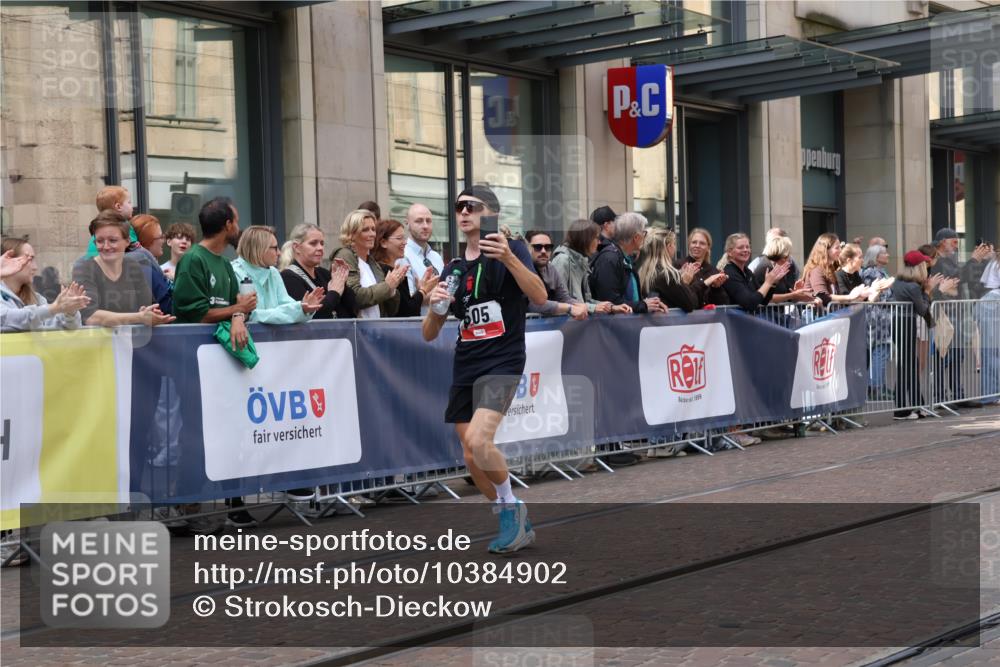 13.09.2026 - 21. swb-Marathon Bremen Strokosch-Dieckow http://msf.ph/oto/10384902 13.09.2026 12:51:11 Ziel 3617, 13033, 858, 1214, 1453, 1639 meine-sportfotos.de