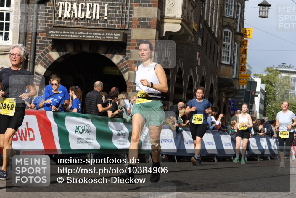 13.09.2026 - 21. swb-Marathon Bremen Strokosch-Dieckow http://msf.ph/oto/10384906 13.09.2026 11:06:46 Ziel 10376, 10681, 10682, 10852, 10853, 11021, 11028, 11240, 11340, 11374, 11432, 11729, 11849, 12217, 12479, 12485, 10378, 10663, 11066, 11257, 12124, 12249 meine-sportfotos.de