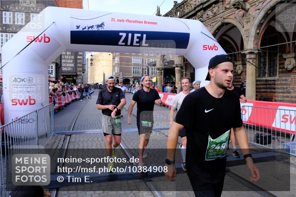 13.09.2026 - 21. swb-Marathon Bremen Tim E. http://msf.ph/oto/10384908 13.09.2026 13:22:41 Ziel 1601, 1933, 2481, 2499, 3855, 4204, 4211, 4697, 6621, 6891, 8447, 8574, 9668 meine-sportfotos.de