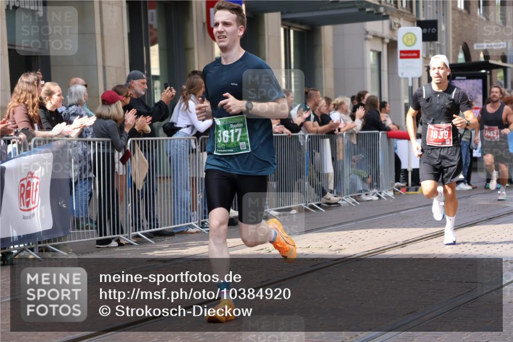 13.09.2026 - 21. swb-Marathon Bremen Strokosch-Dieckow http://msf.ph/oto/10384920 13.09.2026 12:51:12 Ziel 3617, 13033, 858, 1214, 1453, 1639 meine-sportfotos.de
