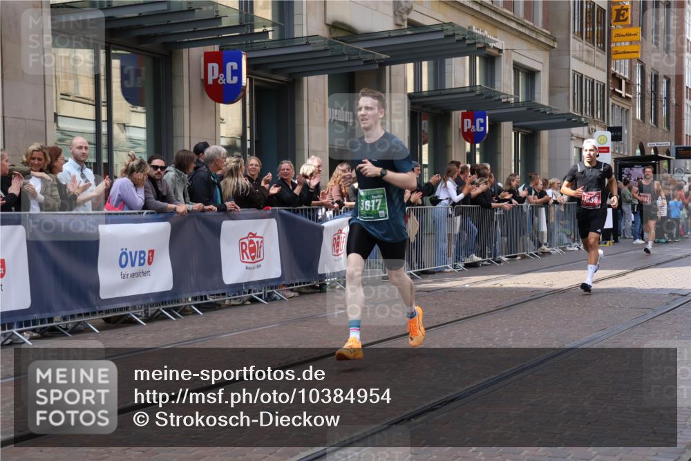 13.09.2026 - 21. swb-Marathon Bremen Strokosch-Dieckow http://msf.ph/oto/10384954 13.09.2026 12:51:12 Ziel 3617, 13033, 858, 1214, 1453, 1639 meine-sportfotos.de