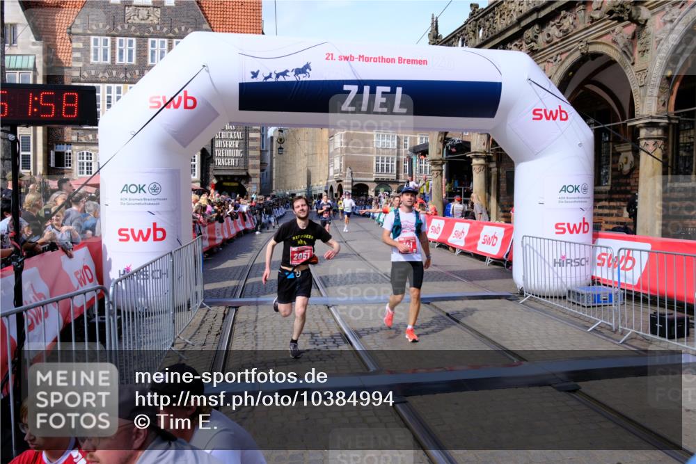 13.09.2026 - 21. swb-Marathon Bremen Tim E. http://msf.ph/oto/10384994 13.09.2026 13:22:47 Ziel 1933, 2481, 3855, 4204, 4211, 4483, 4697, 6891, 7586, 8447, 8547, 8694, 9668 meine-sportfotos.de
