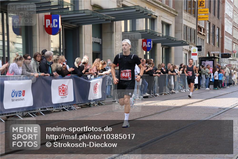 13.09.2026 - 21. swb-Marathon Bremen Strokosch-Dieckow http://msf.ph/oto/10385017 13.09.2026 12:51:14 Ziel 3617, 13033, 858, 1214, 1453, 1639 meine-sportfotos.de