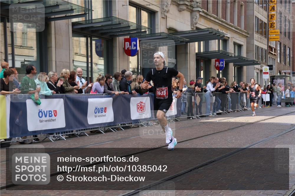 13.09.2026 - 21. swb-Marathon Bremen Strokosch-Dieckow http://msf.ph/oto/10385042 13.09.2026 12:51:14 Ziel 3617, 13033, 858, 1214, 1453, 1639 meine-sportfotos.de