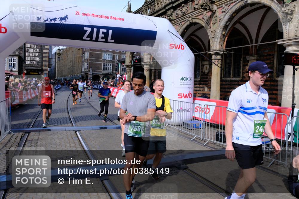 13.09.2026 - 21. swb-Marathon Bremen Tim E. http://msf.ph/oto/10385149 13.09.2026 13:22:58 Ziel 388, 913, 2402, 2481, 2771, 2806, 4483, 4697, 6707, 6792, 6891, 7586, 8547, 8551, 8694, 9090, 9510 meine-sportfotos.de