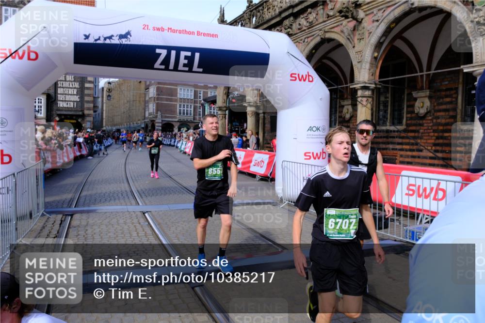 13.09.2026 - 21. swb-Marathon Bremen Tim E. http://msf.ph/oto/10385217 13.09.2026 13:23:07 Ziel 388, 913, 1963, 2040, 2402, 2771, 2806, 3145, 3560, 6707, 6737, 6792, 8377, 8551, 8646, 9090, 9510 meine-sportfotos.de