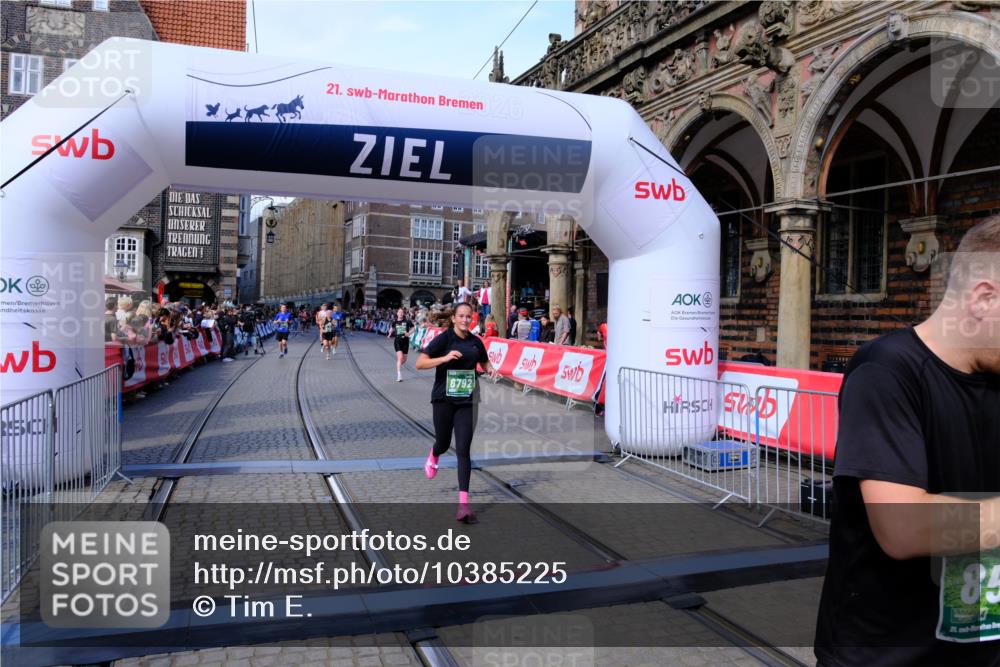 13.09.2026 - 21. swb-Marathon Bremen Tim E. http://msf.ph/oto/10385225 13.09.2026 13:23:10 Ziel 913, 1963, 2040, 2806, 3098, 3145, 3560, 6707, 6737, 6792, 7909, 8377, 8551, 8646, 8671, 8672, 8819, 8820, 9510 meine-sportfotos.de