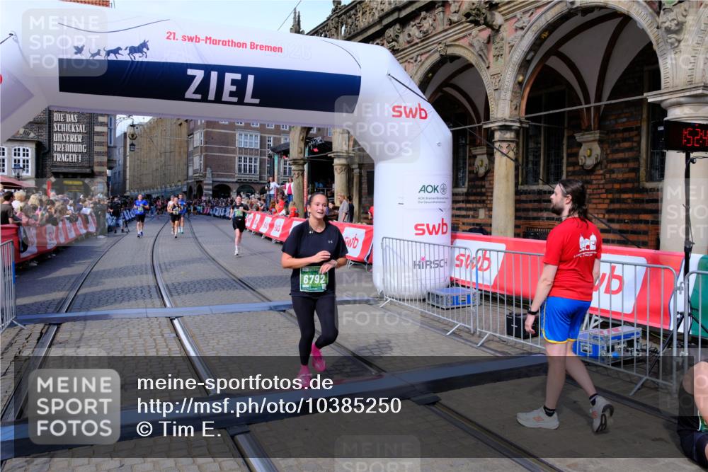 13.09.2026 - 21. swb-Marathon Bremen Tim E. http://msf.ph/oto/10385250 13.09.2026 13:23:10 Ziel 913, 1963, 2040, 2806, 3098, 3145, 3560, 6707, 6737, 6792, 7909, 8377, 8551, 8646, 8671, 8672, 8819, 8820, 9510 meine-sportfotos.de