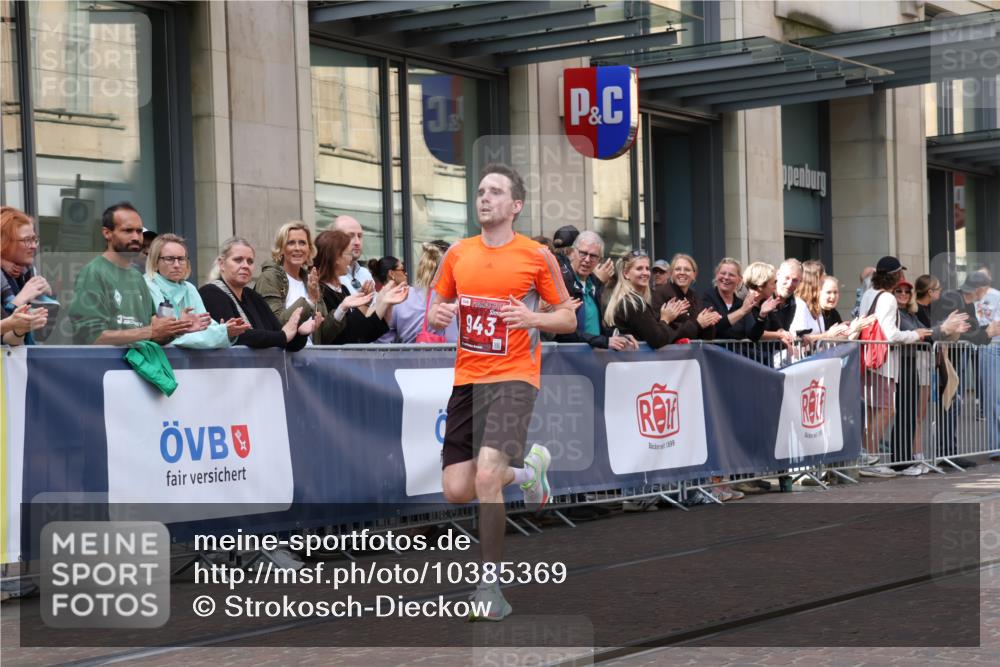 13.09.2026 - 21. swb-Marathon Bremen Strokosch-Dieckow http://msf.ph/oto/10385369 13.09.2026 12:52:06 Ziel 525, 959, 1357, 1507, 7768, 482, 943, 1126 meine-sportfotos.de