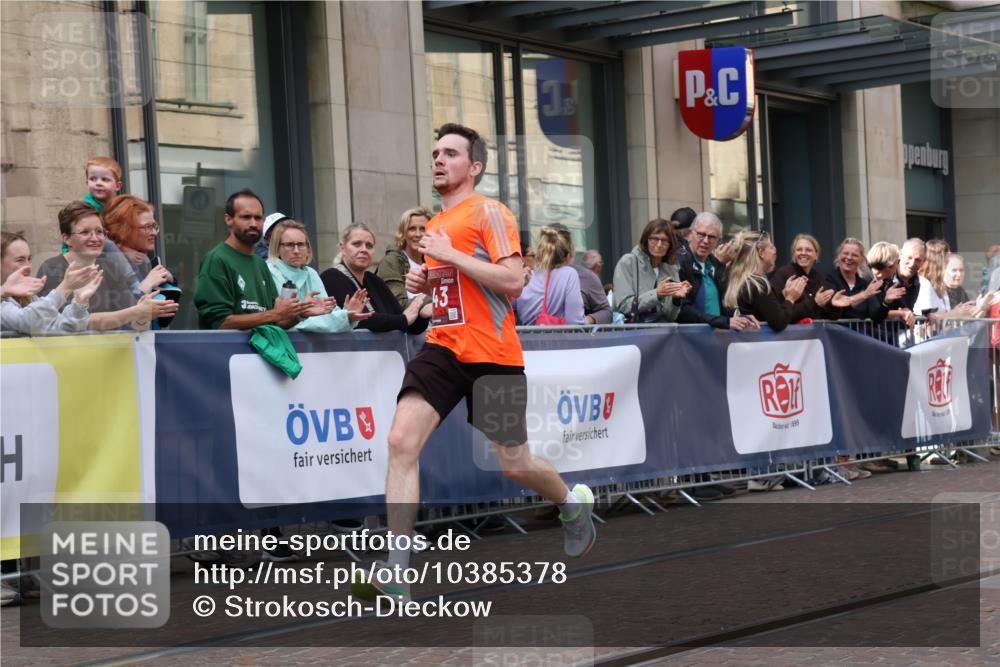 13.09.2026 - 21. swb-Marathon Bremen Strokosch-Dieckow http://msf.ph/oto/10385378 13.09.2026 12:52:06 Ziel 525, 959, 1357, 1507, 7768, 482, 943, 1126 meine-sportfotos.de
