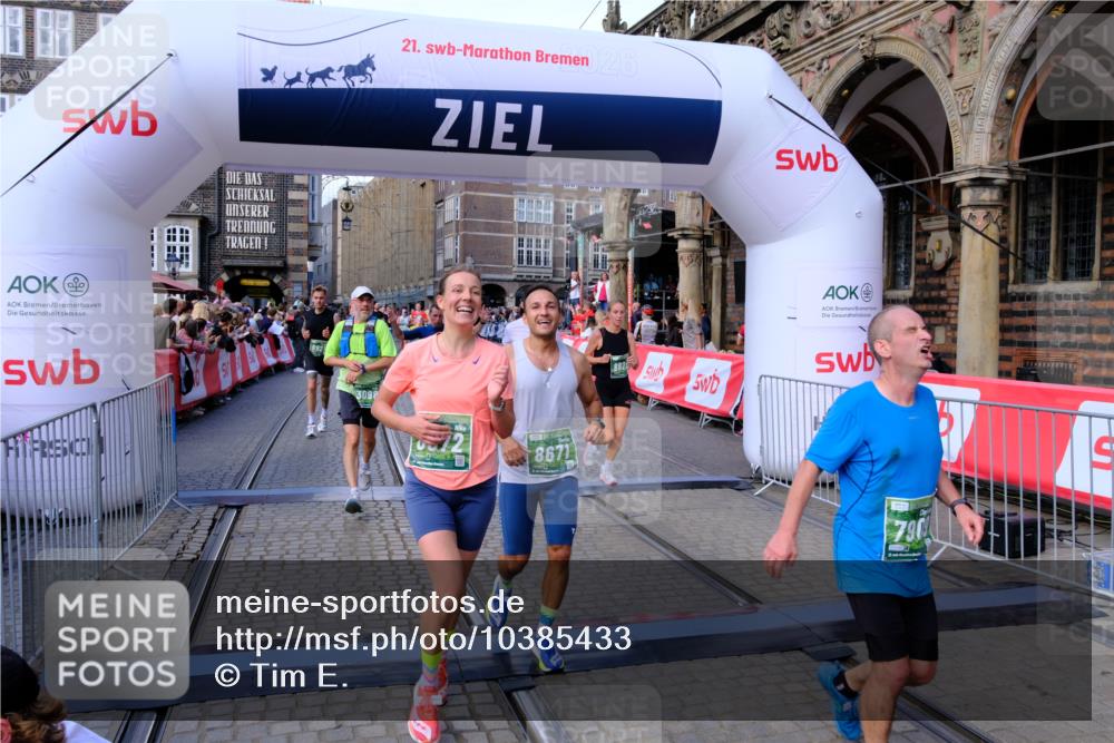 13.09.2026 - 21. swb-Marathon Bremen Tim E. http://msf.ph/oto/10385433 13.09.2026 13:23:23 Ziel 1809, 1900, 1935, 1963, 2306, 2367, 2827, 2914, 2961, 3098, 3233, 3374, 3560, 3729, 3920, 5114, 7909, 8231, 8304, 8377, 8646, 8671, 8672, 8732, 8787, 8819, 8820, 9827, 9921 meine-sportfotos.de