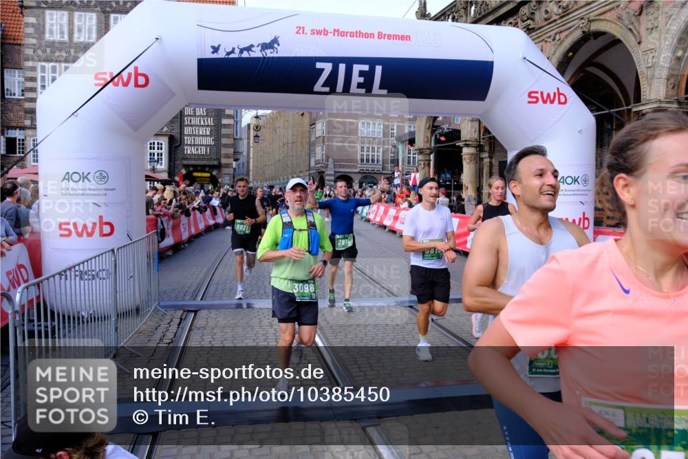 13.09.2026 - 21. swb-Marathon Bremen Tim E. http://msf.ph/oto/10385450 13.09.2026 13:23:24 Ziel 1809, 1900, 1935, 1963, 2306, 2367, 2427, 2827, 2914, 2961, 3098, 3233, 3374, 3560, 3729, 3920, 5114, 7909, 8045, 8231, 8304, 8377, 8671, 8672, 8732, 8787, 8819, 8820, 9827, 9921 meine-sportfotos.de