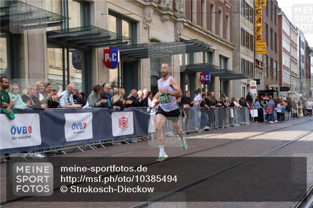 13.09.2026 - 21. swb-Marathon Bremen Strokosch-Dieckow http://msf.ph/oto/10385494 13.09.2026 12:52:19 Ziel 525, 553, 7244, 7768, 8729, 959, 1357, 1507 meine-sportfotos.de