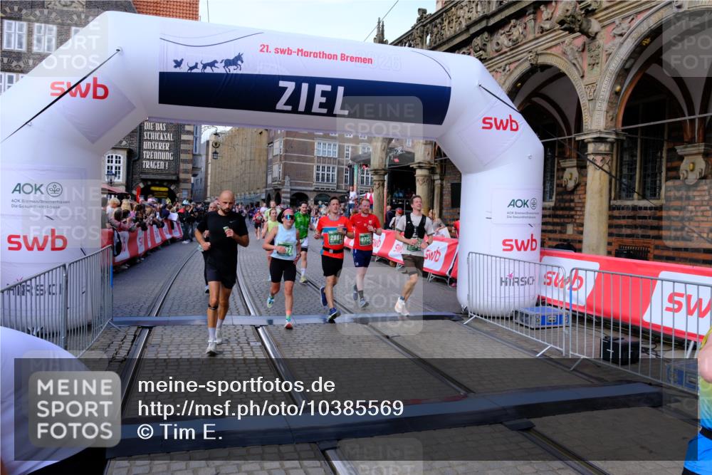 13.09.2026 - 21. swb-Marathon Bremen Tim E. http://msf.ph/oto/10385569 13.09.2026 13:23:30 Ziel 1809, 1900, 1935, 2306, 2367, 2427, 2827, 2899, 2914, 2961, 3098, 3233, 3374, 3729, 3920, 5114, 5820, 5821, 8045, 8231, 8304, 8732, 8787, 8819, 8820, 9436, 9827, 9921, 10127 meine-sportfotos.de