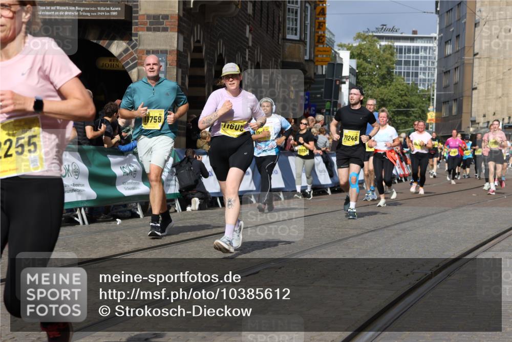 13.09.2026 - 21. swb-Marathon Bremen Strokosch-Dieckow http://msf.ph/oto/10385612 13.09.2026 11:07:23 Ziel 10156, 10360, 11100, 11257, 11393, 11439, 11684, 11696, 11822, 11823, 12255, 10138, 10279, 10280, 10363, 10364, 10501, 10505, 10580, 10695, 10907, 10935, 11223, 11767, 11899, 11924, 11934, 12167, 12168, 12210, 12277, 12419 meine-sportfotos.de