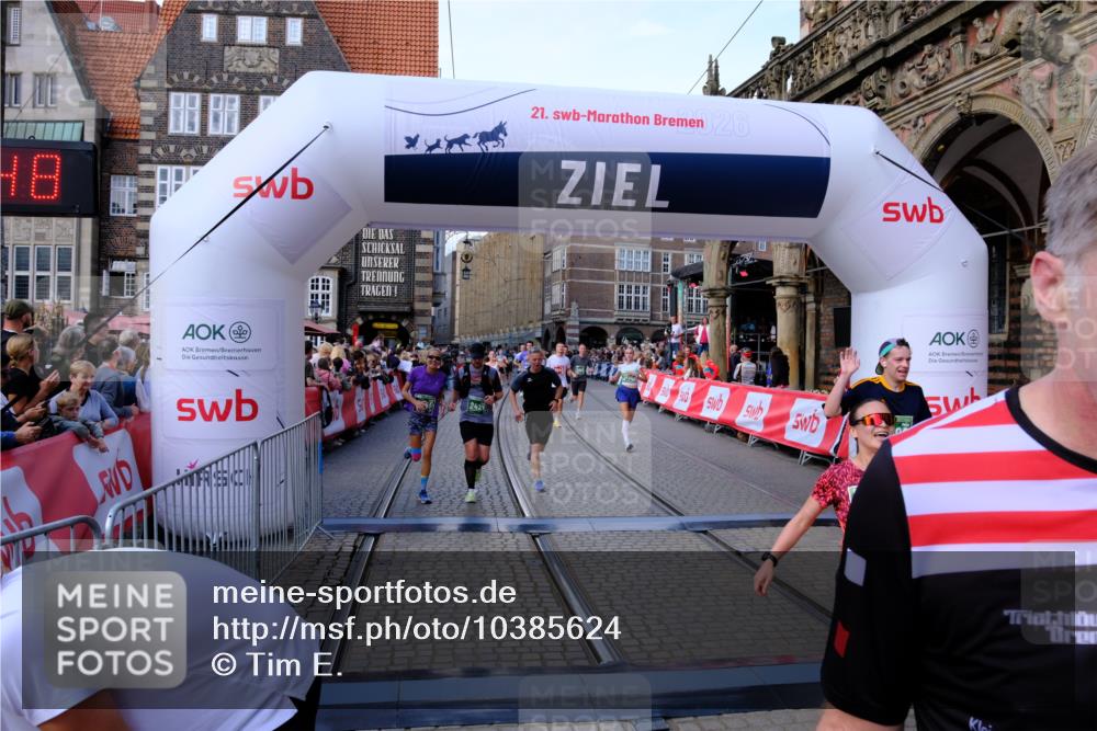 13.09.2026 - 21. swb-Marathon Bremen Tim E. http://msf.ph/oto/10385624 13.09.2026 13:23:36 Ziel 1900, 2306, 2427, 2827, 2899, 2961, 3374, 3531, 3729, 3861, 3920, 5820, 5821, 6923, 8045, 8231, 8304, 8732, 8787, 8863, 9436, 9827, 10127 meine-sportfotos.de