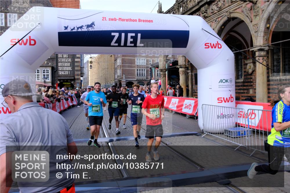 13.09.2026 - 21. swb-Marathon Bremen Tim E. http://msf.ph/oto/10385771 13.09.2026 13:23:51 Ziel 135, 672, 2371, 2409, 2485, 2490, 2560, 2627, 3078, 3138, 3173, 3531, 3642, 3856, 3861, 3939, 5908, 6157, 6843, 6848, 6923, 8095, 8560, 8863, 9088, 9196 meine-sportfotos.de