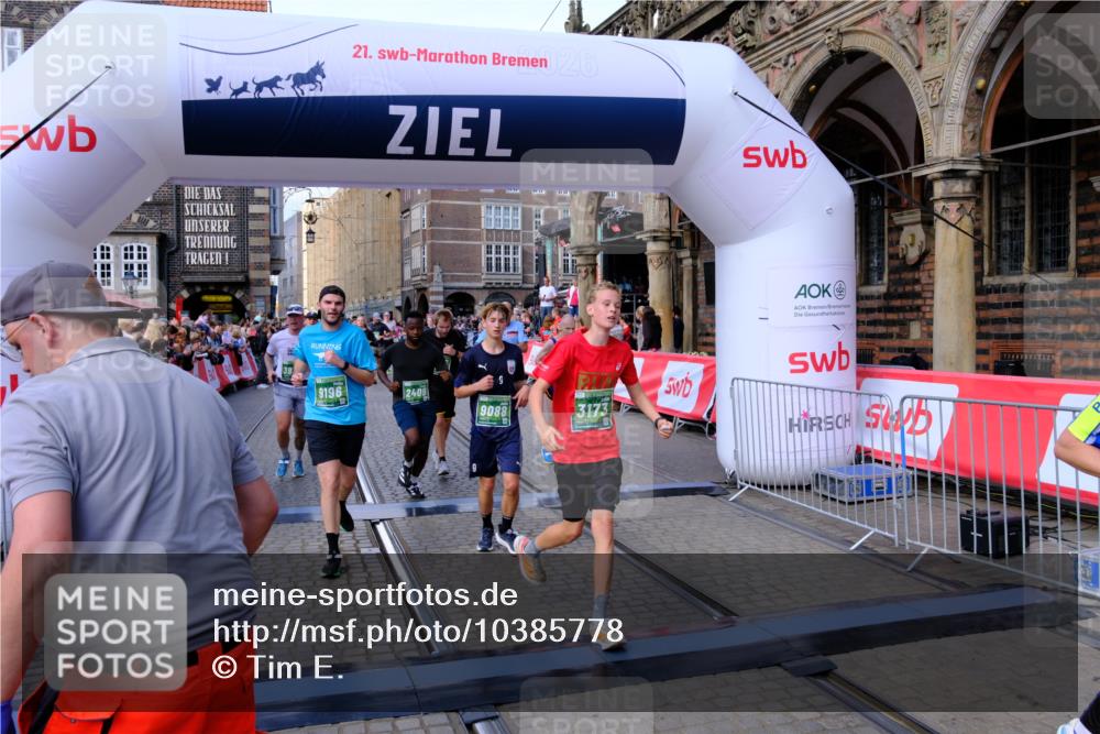 13.09.2026 - 21. swb-Marathon Bremen Tim E. http://msf.ph/oto/10385778 13.09.2026 13:23:51 Ziel 135, 672, 2371, 2409, 2485, 2490, 2560, 2627, 3078, 3138, 3173, 3531, 3642, 3856, 3861, 3939, 5908, 6157, 6843, 6848, 6923, 8095, 8560, 8863, 9088, 9196 meine-sportfotos.de