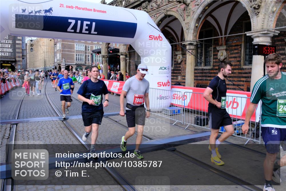 13.09.2026 - 21. swb-Marathon Bremen Tim E. http://msf.ph/oto/10385787 13.09.2026 13:24:01 Ziel 135, 2288, 2485, 2490, 2560, 2627, 3138, 3642, 3856, 4601, 4671, 5011, 5116, 5231, 5908, 6157, 6332, 6648, 6843, 7216, 7475, 8095, 8290, 8560, 10115, 13197 meine-sportfotos.de