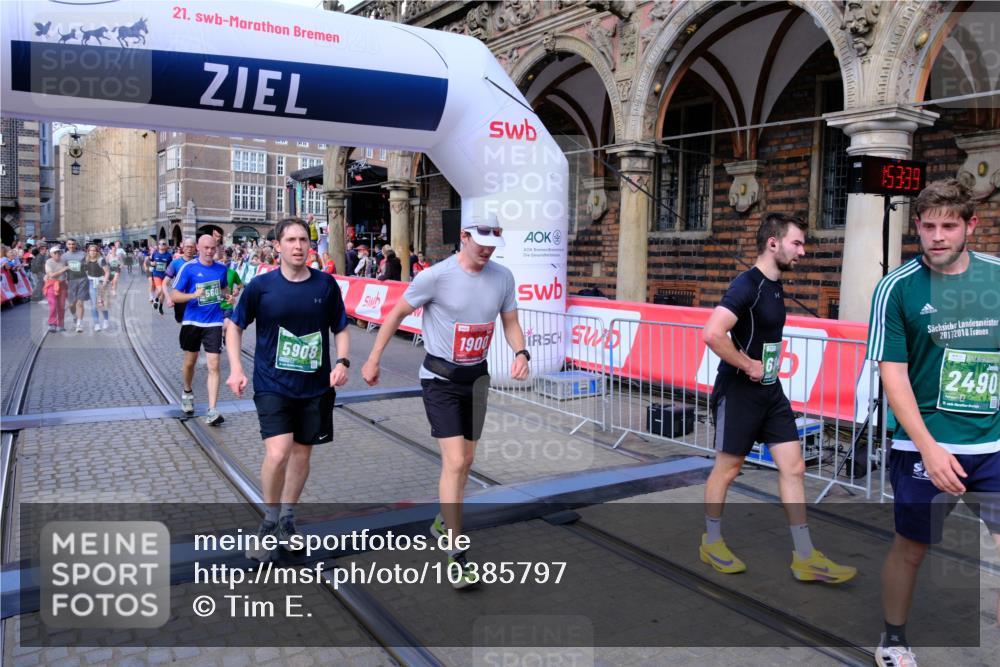 13.09.2026 - 21. swb-Marathon Bremen Tim E. http://msf.ph/oto/10385797 13.09.2026 13:24:01 Ziel 135, 2288, 2485, 2490, 2560, 2627, 3138, 3642, 3856, 4601, 4671, 5011, 5116, 5231, 5908, 6157, 6332, 6648, 6843, 7216, 7475, 8095, 8290, 8560, 10115, 13197 meine-sportfotos.de