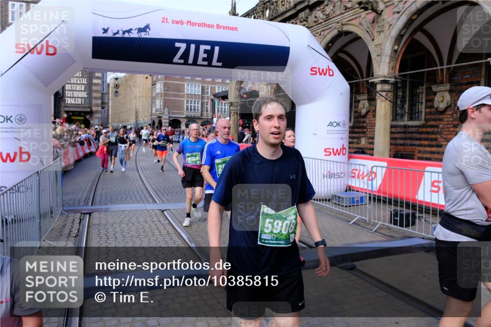 13.09.2026 - 21. swb-Marathon Bremen Tim E. http://msf.ph/oto/10385815 13.09.2026 13:24:02 Ziel 135, 2288, 2485, 2490, 2517, 2560, 2627, 3138, 3642, 3856, 4601, 4671, 5011, 5116, 5231, 5908, 6157, 6332, 6648, 6843, 7216, 7357, 7475, 8051, 8052, 8095, 8290, 8560, 10115, 13197 meine-sportfotos.de