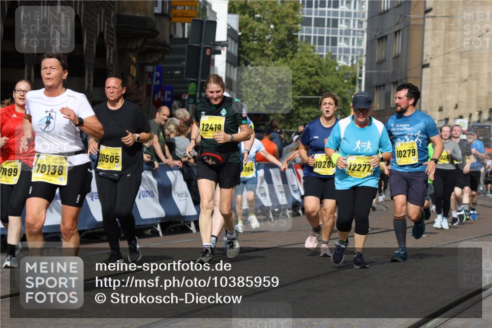 13.09.2026 - 21. swb-Marathon Bremen Strokosch-Dieckow http://msf.ph/oto/10385959 13.09.2026 11:07:38 Ziel 10205, 10488, 10695, 10748, 11100, 11123, 11246, 11393, 11417, 11600, 11696, 11759, 11767, 11822, 11823, 11865, 11917, 12020, 12173, 12210, 12255, 12266, 12536, 10595, 10661, 10674, 10830, 10871, 10937, 11037, 11515, 11643, 12024, 12097, 12194, 12307, 12509, 12511, 12512 meine-sportfotos.de