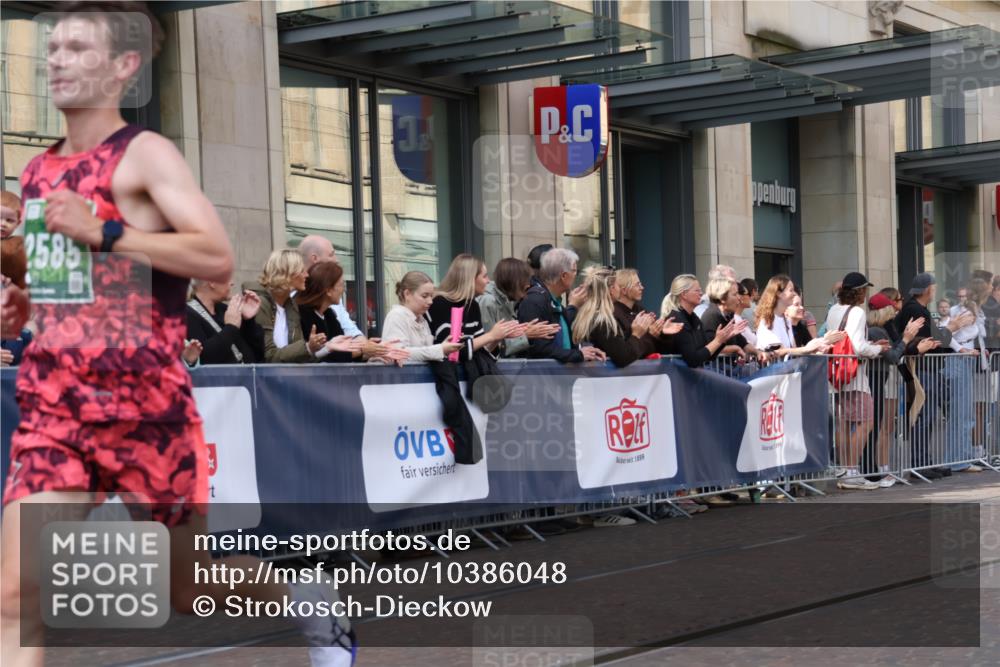 13.09.2026 - 21. swb-Marathon Bremen Strokosch-Dieckow http://msf.ph/oto/10386048 13.09.2026 12:53:00 Ziel 2585, 2670, 3080, 7650, 8081, 417, 553, 2100, 7244, 8077, 8729, 9522 meine-sportfotos.de