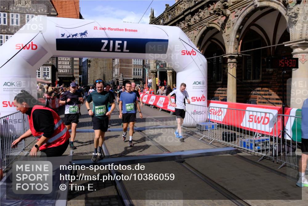 13.09.2026 - 21. swb-Marathon Bremen Tim E. http://msf.ph/oto/10386059 13.09.2026 13:24:51 Ziel 282, 789, 790, 1582, 2280, 3375, 3524, 3994, 5328, 5572, 5668, 5669, 5953, 6080, 7156, 7568, 8310, 8636, 8784, 8881, 9264, 9541, 9573, 9676, 10069, 10071, 10097 meine-sportfotos.de