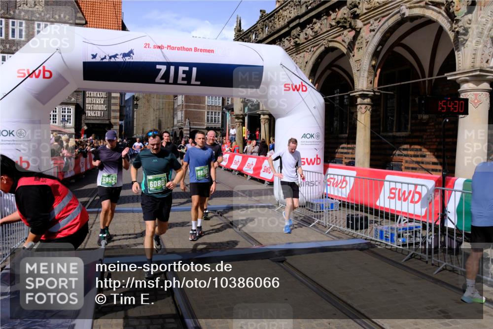 13.09.2026 - 21. swb-Marathon Bremen Tim E. http://msf.ph/oto/10386066 13.09.2026 13:24:52 Ziel 282, 789, 790, 1516, 1582, 2280, 3375, 3524, 3994, 4277, 5328, 5572, 5668, 5669, 5953, 6080, 6626, 7156, 7568, 8310, 8636, 8784, 8881, 9264, 9541, 9573, 9676, 10069, 10071, 10097 meine-sportfotos.de