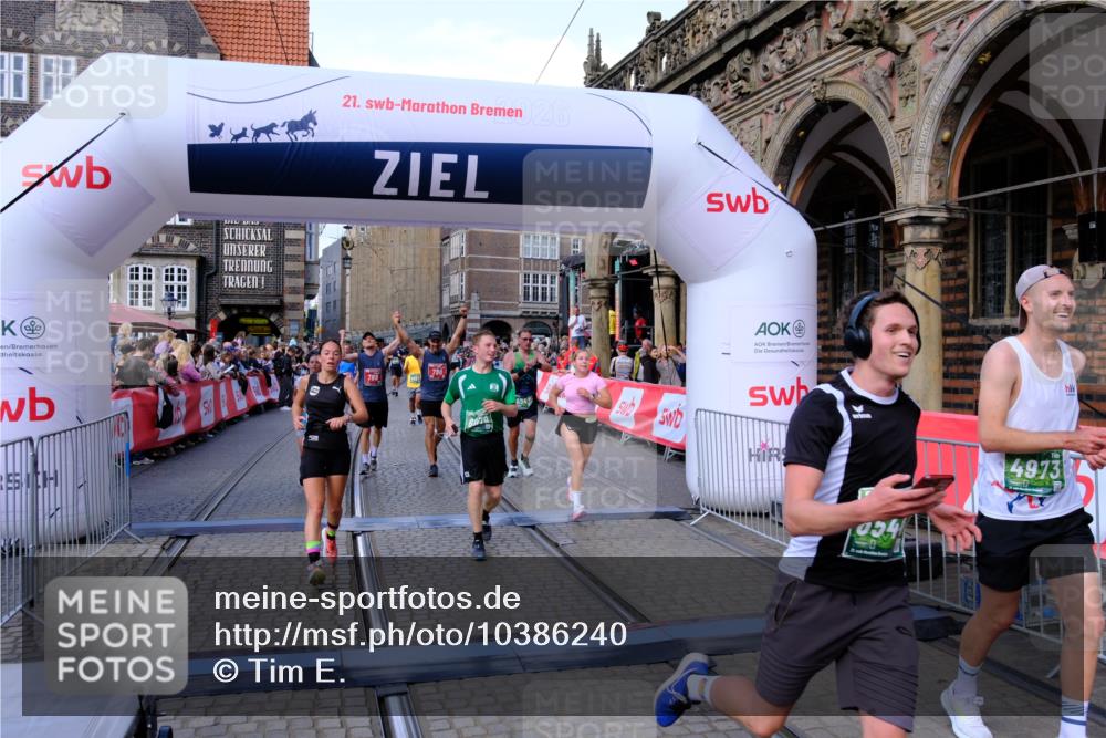 13.09.2026 - 21. swb-Marathon Bremen Tim E. http://msf.ph/oto/10386240 13.09.2026 13:25:20 Ziel 972, 1080, 1166, 1264, 1436, 1448, 2322, 2761, 3105, 4091, 4113, 4507, 4918, 4973, 6079, 6360, 6544, 6943, 7409, 7854, 8245, 8853, 9073, 9152, 9360, 9493, 13088 meine-sportfotos.de