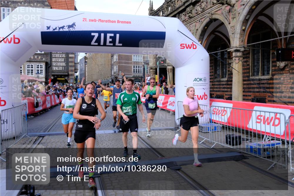 13.09.2026 - 21. swb-Marathon Bremen Tim E. http://msf.ph/oto/10386280 13.09.2026 13:25:21 Ziel 972, 1080, 1166, 1264, 1436, 1448, 2322, 2761, 3105, 4091, 4113, 4507, 4918, 4973, 6079, 6360, 6544, 6943, 7409, 7854, 8245, 9073, 9152, 9360, 9493, 13088 meine-sportfotos.de