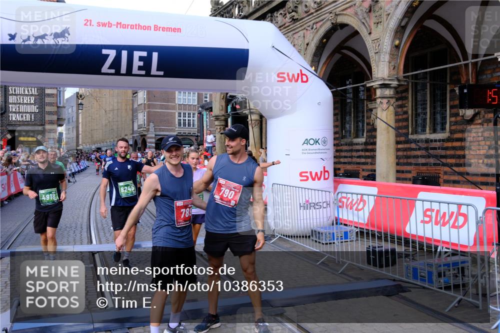 13.09.2026 - 21. swb-Marathon Bremen Tim E. http://msf.ph/oto/10386353 13.09.2026 13:25:27 Ziel 1080, 1119, 1166, 1264, 1436, 1448, 2322, 3105, 3187, 4091, 4113, 4459, 4507, 4918, 6113, 6943, 7306, 7326, 8245, 9036, 9073, 9152, 9360, 9493, 9563, 13088 meine-sportfotos.de