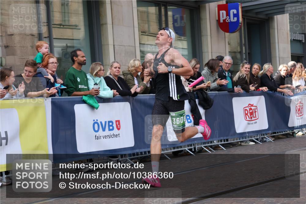 13.09.2026 - 21. swb-Marathon Bremen Strokosch-Dieckow http://msf.ph/oto/10386360 13.09.2026 12:53:23 Ziel 272, 1089, 1168, 1606, 2352, 3080, 3606, 13212, 2585, 2670, 3080, 7650, 8081 meine-sportfotos.de