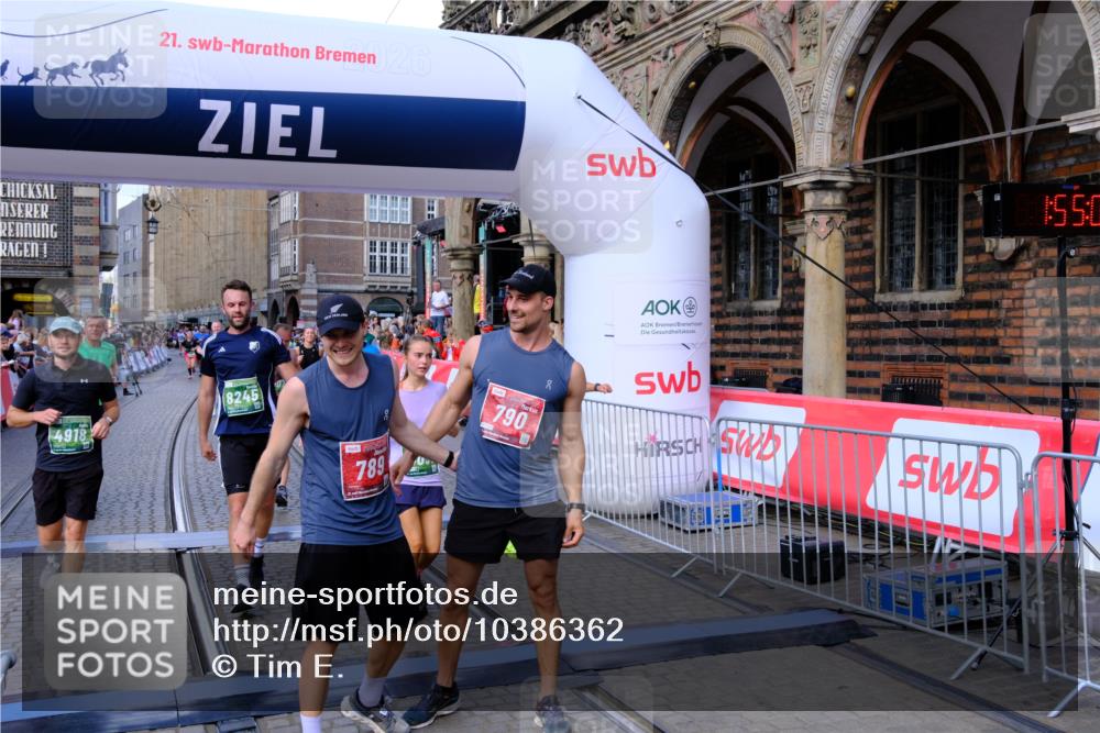 13.09.2026 - 21. swb-Marathon Bremen Tim E. http://msf.ph/oto/10386362 13.09.2026 13:25:27 Ziel 1080, 1119, 1166, 1264, 1436, 1448, 2322, 3105, 3187, 4091, 4113, 4459, 4507, 4918, 6113, 6943, 7306, 7326, 8245, 9036, 9073, 9152, 9360, 9493, 9563, 13088 meine-sportfotos.de