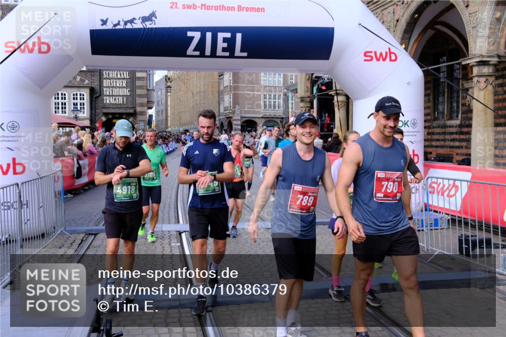 13.09.2026 - 21. swb-Marathon Bremen Tim E. http://msf.ph/oto/10386379 13.09.2026 13:25:28 Ziel 1080, 1119, 1166, 1264, 1436, 1448, 2046, 2322, 3105, 3168, 3187, 4091, 4294, 4459, 4507, 4918, 6113, 6943, 7306, 7326, 8245, 9036, 9073, 9360, 9493, 9563, 13088 meine-sportfotos.de