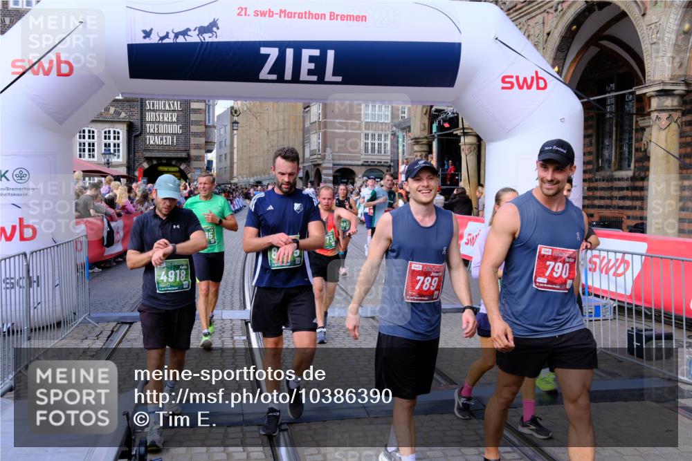 13.09.2026 - 21. swb-Marathon Bremen Tim E. http://msf.ph/oto/10386390 13.09.2026 13:25:28 Ziel 1080, 1119, 1166, 1264, 1436, 1448, 2046, 2322, 3105, 3168, 3187, 4091, 4294, 4459, 4507, 4918, 6113, 6943, 7306, 7326, 8245, 9036, 9073, 9360, 9493, 9563, 13088 meine-sportfotos.de