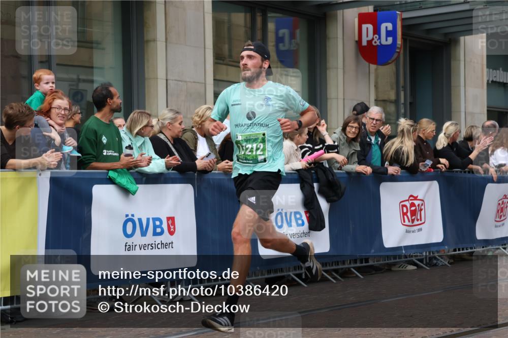13.09.2026 - 21. swb-Marathon Bremen Strokosch-Dieckow http://msf.ph/oto/10386420 13.09.2026 12:53:38 Ziel 272, 5160, 6112, 13212, 1089, 1168, 1606, 2352, 3080, 3606 meine-sportfotos.de