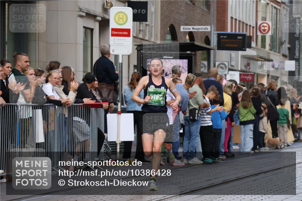 13.09.2026 - 21. swb-Marathon Bremen Strokosch-Dieckow http://msf.ph/oto/10386428 13.09.2026 12:53:40 Ziel 272, 1256, 1629, 5160, 6112, 9617, 13212, 1089, 1168, 1606, 2352, 3080, 3606 meine-sportfotos.de