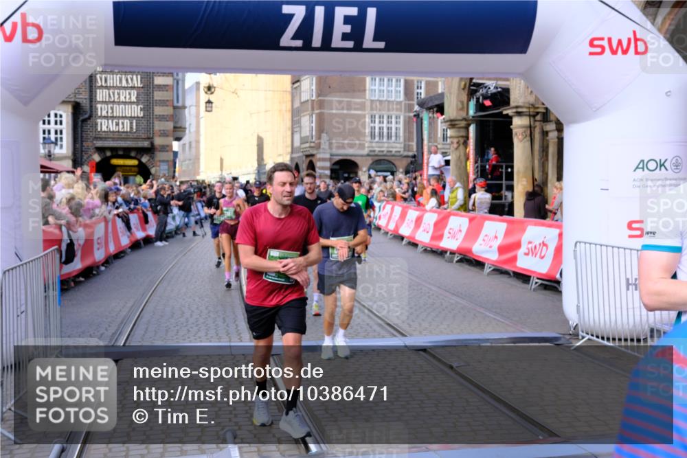 13.09.2026 - 21. swb-Marathon Bremen Tim E. http://msf.ph/oto/10386471 13.09.2026 13:25:39 Ziel 260, 1119, 1436, 1650, 1658, 2046, 3168, 3187, 4294, 4459, 5814, 6113, 6380, 7252, 7306, 7326, 8357, 8695, 8769, 9036, 9299, 9460, 9468, 9563, 13025 meine-sportfotos.de