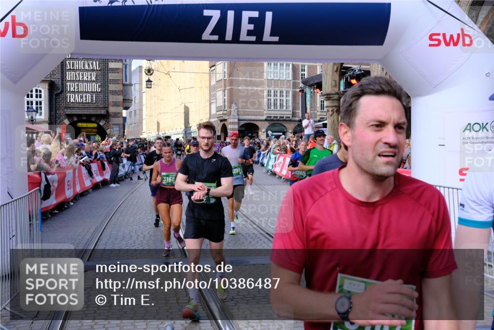 13.09.2026 - 21. swb-Marathon Bremen Tim E. http://msf.ph/oto/10386487 13.09.2026 13:25:41 Ziel 209, 260, 1119, 1650, 1658, 2046, 3168, 3187, 4294, 4459, 5755, 5814, 6113, 6380, 7252, 7306, 7326, 8357, 8695, 8769, 9036, 9299, 9460, 9468, 9563, 13025 meine-sportfotos.de