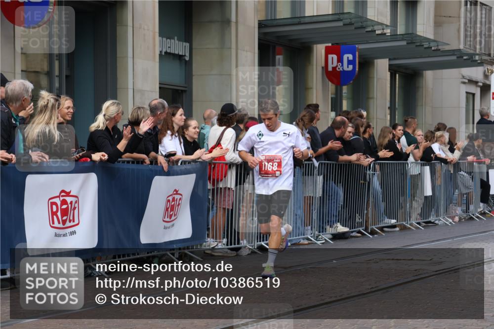 13.09.2026 - 21. swb-Marathon Bremen Strokosch-Dieckow http://msf.ph/oto/10386519 13.09.2026 12:53:44 Ziel 1256, 1629, 5160, 6112, 9399, 9617, 13212, 272, 1089, 1168, 1606, 2352, 3080, 3606, 13212 meine-sportfotos.de