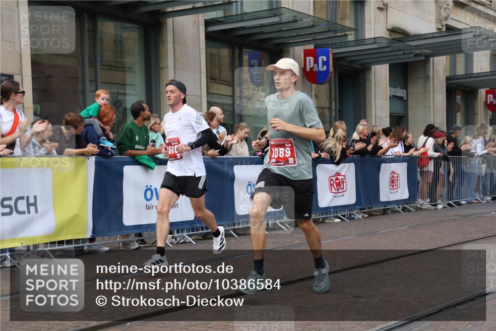 13.09.2026 - 21. swb-Marathon Bremen Strokosch-Dieckow http://msf.ph/oto/10386584 13.09.2026 12:53:52 Ziel 1256, 1629, 6112, 9399, 9617, 272, 1089, 1168, 1606, 3606, 5160, 13212 meine-sportfotos.de
