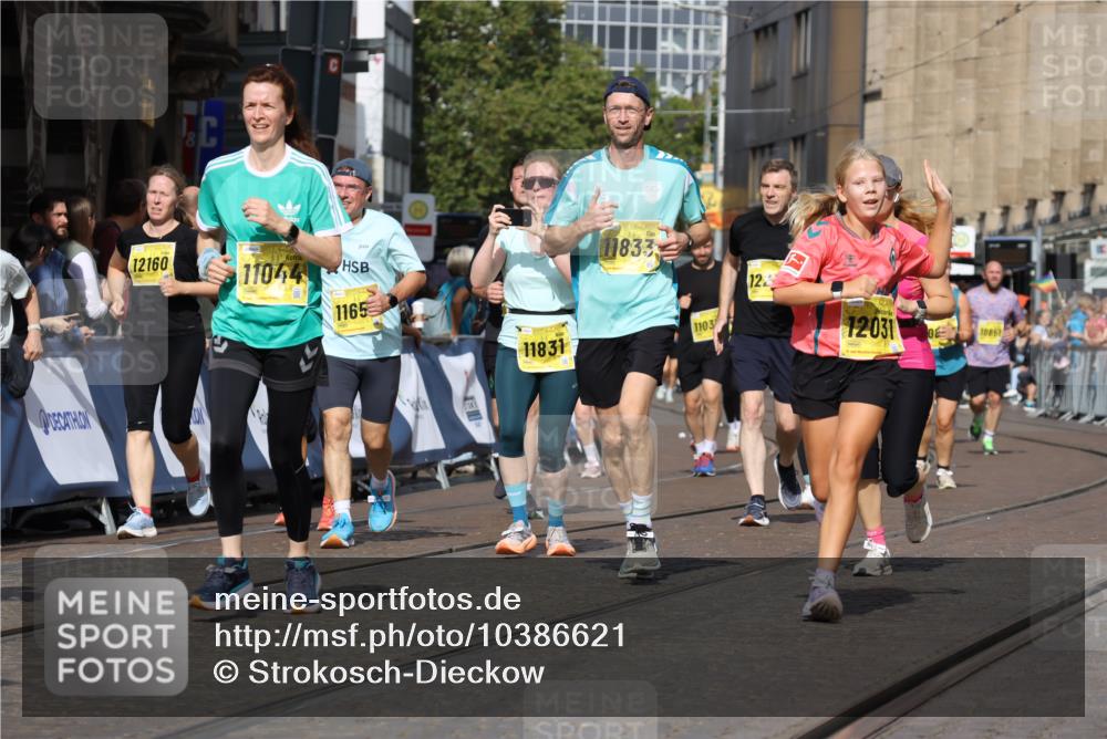 13.09.2026 - 21. swb-Marathon Bremen Strokosch-Dieckow http://msf.ph/oto/10386621 13.09.2026 11:08:08 Ziel 10580, 10595, 10660, 10661, 10674, 10830, 10871, 10935, 10937, 11037, 11223, 11515, 11643, 11924, 11934, 12024, 12097, 12194, 12307, 12509, 12511, 12512, 10135, 10188, 10793, 10851, 11032, 11263, 11509, 12315, 12325 meine-sportfotos.de
