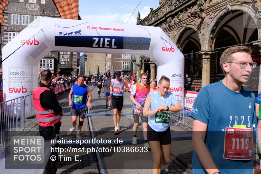 13.09.2026 - 21. swb-Marathon Bremen Tim E. http://msf.ph/oto/10386633 13.09.2026 13:26:10 Ziel 150, 1163, 1458, 1647, 2033, 2062, 2421, 2708, 2781, 2987, 3248, 3516, 3722, 4067, 4161, 4411, 4439, 4476, 4842, 5013, 5139, 5558, 5622, 5701, 6135, 6605, 7638, 7780, 8271, 8361, 8592, 9266, 9794 meine-sportfotos.de