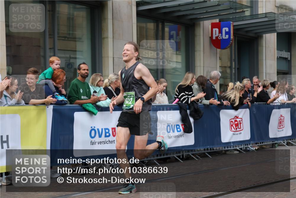 13.09.2026 - 21. swb-Marathon Bremen Strokosch-Dieckow http://msf.ph/oto/10386639 13.09.2026 12:53:54 Ziel 1256, 1629, 6112, 9399, 9617, 272, 1089, 1168, 1606, 3606, 5160, 13212 meine-sportfotos.de