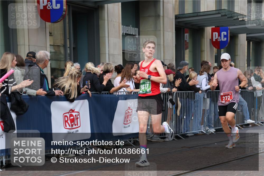 13.09.2026 - 21. swb-Marathon Bremen Strokosch-Dieckow http://msf.ph/oto/10386661 13.09.2026 12:53:56 Ziel 1256, 1629, 6112, 9399, 9617, 272, 1089, 1168, 1606, 5160, 13212 meine-sportfotos.de